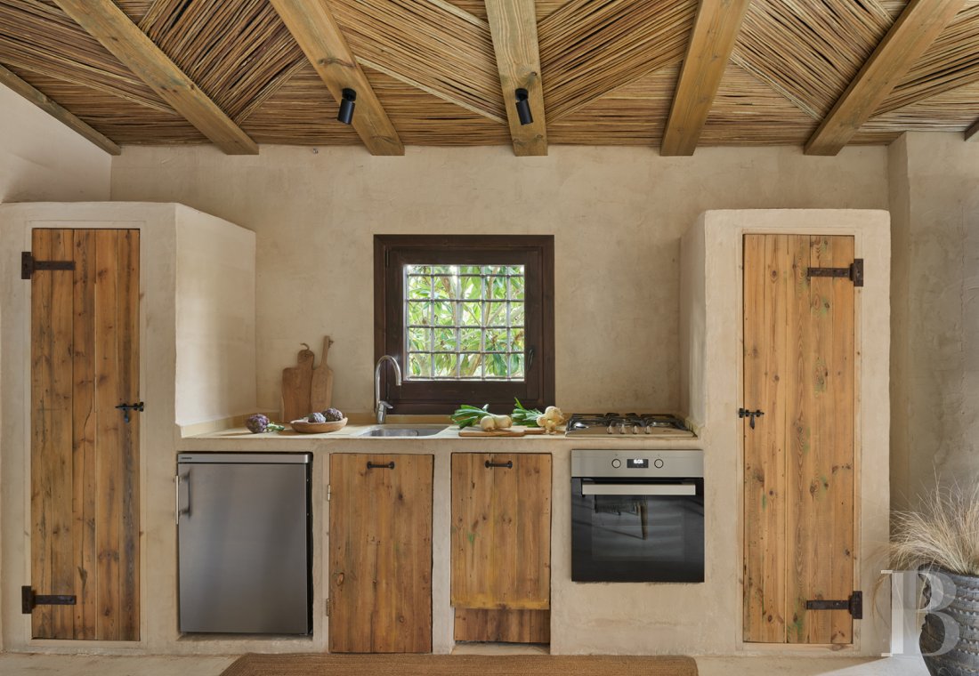 En Catalogne, dans l’arrière-pays de l’Empordà,  une vaste « masia » rénovée en plusieurs maisons - photo  n°22